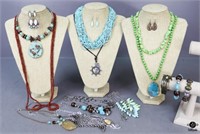 Necklaces, Earrings & Bracelets / 19 pc