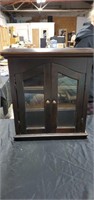 Hanging cabinet