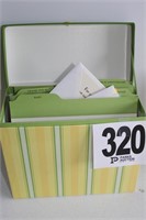 Green & Yellow Stationary Box w/Cards (U236)