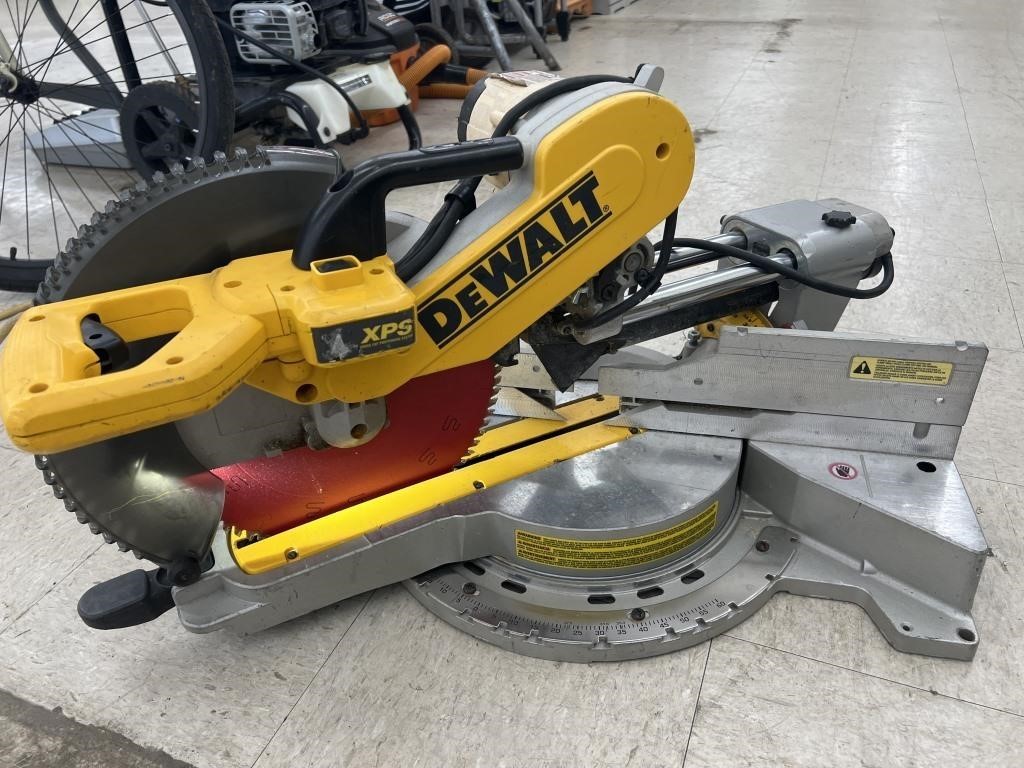 DeWalt Miter Saw (works)