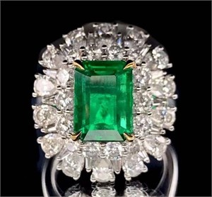 3.5ct natural emerald ring in 18K gold