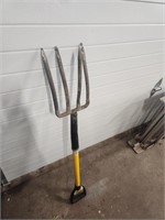 potato fork w/bent tine