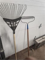 garden rake and leaf rack