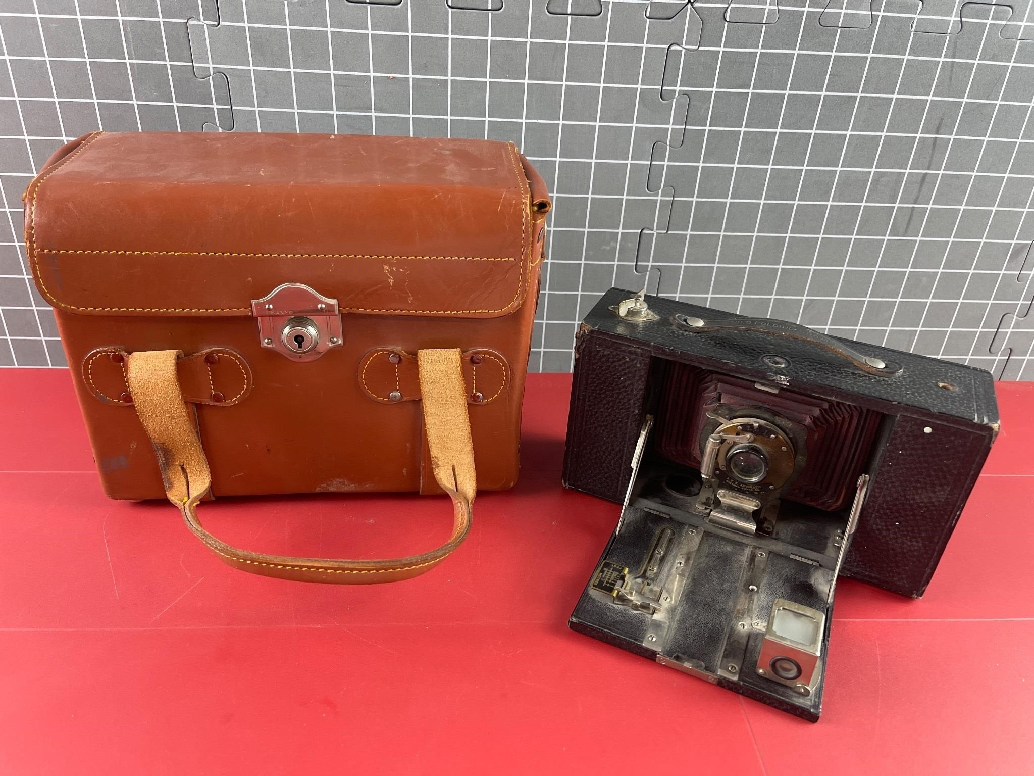 EASTMAN KODAK NO8 FOLDING BROWN CAMERA W/ CASE