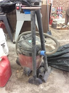 Shop vac with attachments