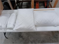 Benasse Pillows, 4 Pillows, 2 unopened 19x24