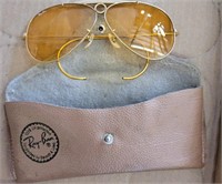VINTAGE RAYBANS IN CASE