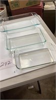 Three Pyrex casserole dishes,  9 x 13“, 11 3/4 x