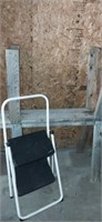 Step ladder and 2 wooden saw horses