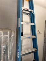 8' TALL ALUMINUM LADDER