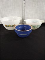 Vtg Pyrex &Anchor Hocking bowls USA blue pottery