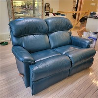 M155 Green leather love seat - reclines