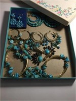 TURQUOISE COLORED COSTUME JEWELRY LOT