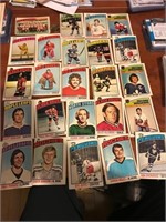 24 cartes de hockey O-Pee-Chee 1976-77