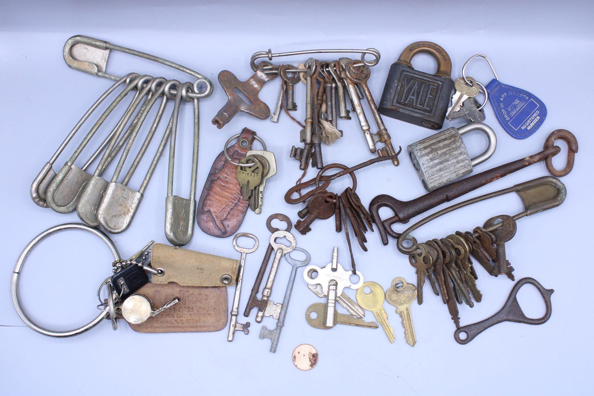 20+Vtg. Pad Locks, Skeleton Keys, Key Rings+++