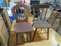 2 VINTAGE CHILDS WOOD CHAIRS