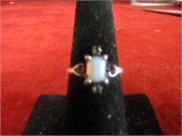Sterling Silver Ring. Moonstone.