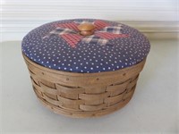 1984 Longaberger Basket With Wooden Feet & Padded
