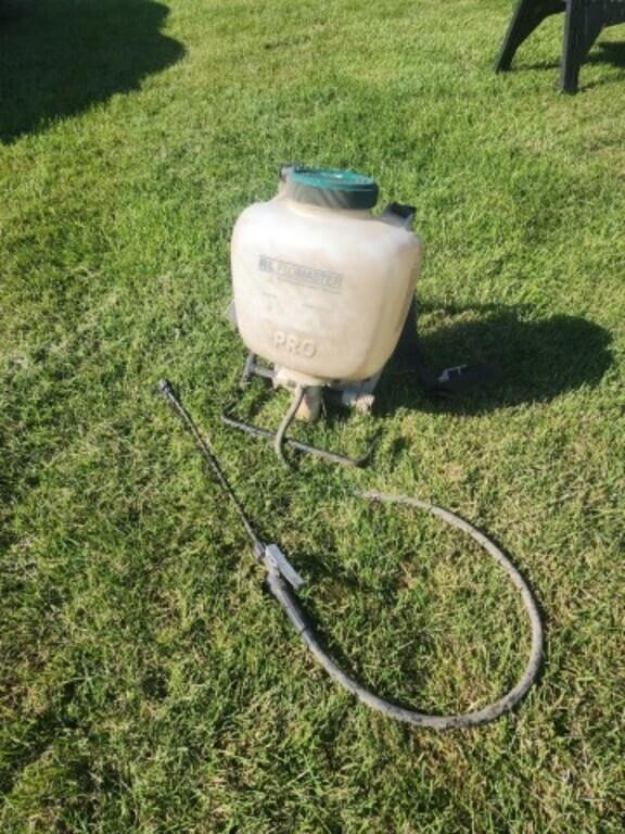 RL  Flomaster Pro 4 gal back pack sprayer