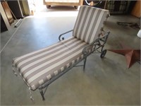 Metal Outdoor Lounge Chair
