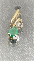 10k Yellow Gold pendant with Emerald and Diamond