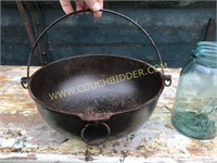 Antique griswold # 3 cast iron pot