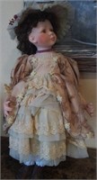 F - COLLECTIBLE DOLL (K123)