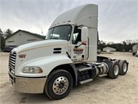 2015 Mack CXU613 Day Cab