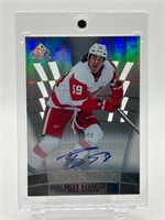 Tyler Bertuzzi /49 Autographed Hockey Card