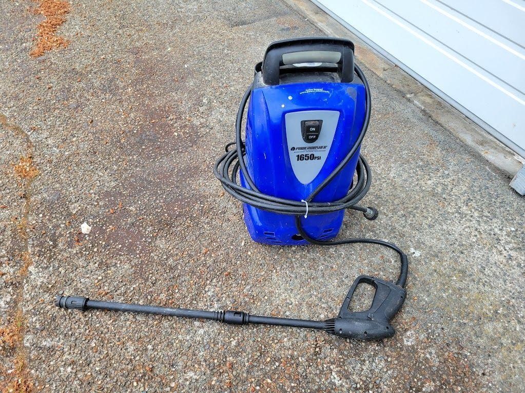 POWERWASHER 1650 PSI Pressure Washer