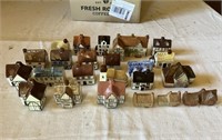 VTG Suffolk Cottage Miniature Houses (20)/Other