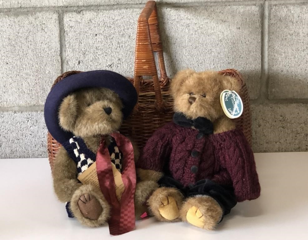 Basket with Collectible Bears-Boyd's