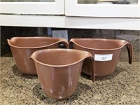 Set of 3 Rubbermaid Mixing-Measuring Bowls