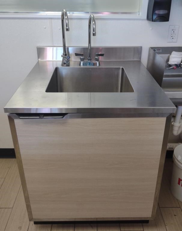 Duke Storage Cabinet Sink Station (SUBS-24-C)