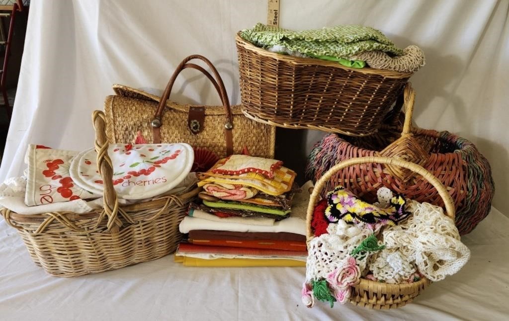 Baskets, Doilies, Placemats, Tablecloth's, Cloth