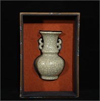 Chinese ge kiln porcelain vase