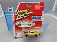Johnny Lightning 1969 Dodge Super Bee