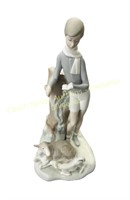 Lladro porcelain figurine en porcelaine, Boy with