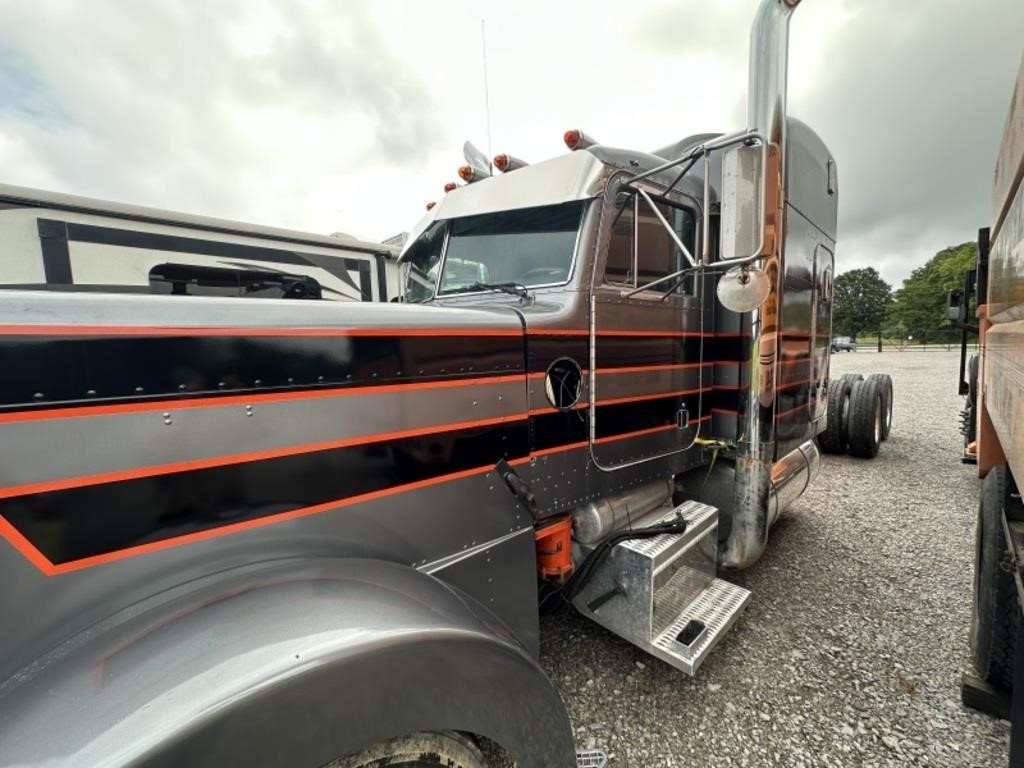 1995 Peterbilt 379