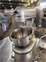 Kitchen Aid 5 qt Mixer