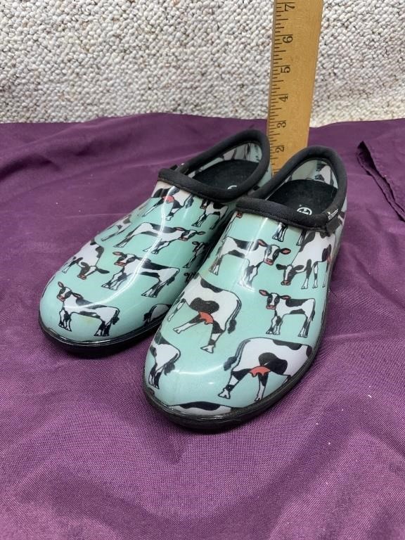 Sloggers Size 8 Teal Cow Clogs