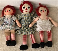 E - 3 COLLECTIBLE RAGGEDY ANN DOLLS (B35)