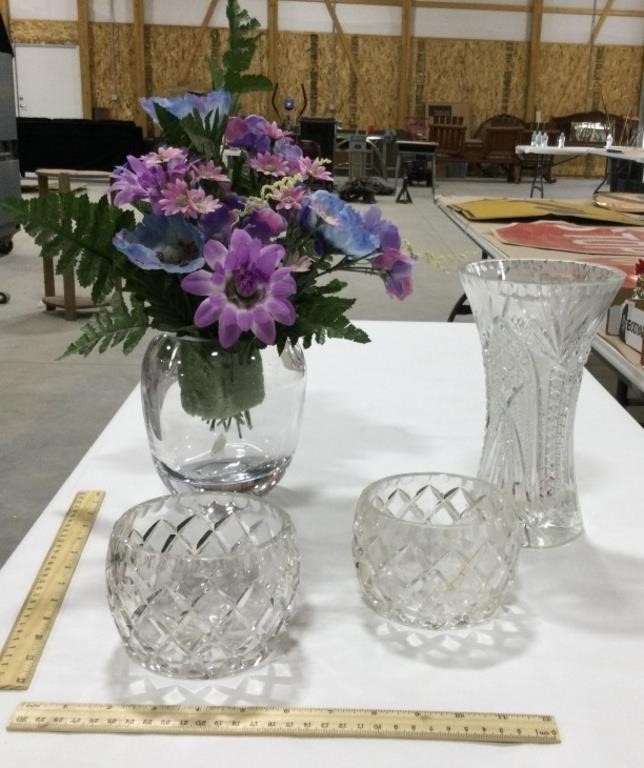 Lot of glass vases w/ artificial flowers