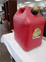 5 gallon plastic gas can