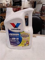 10w-30 Valvoline motor oil