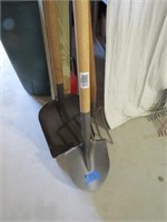 2 shovels & potatoe fork
