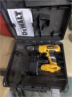 Dewalt 18 V drill One battery hard case no