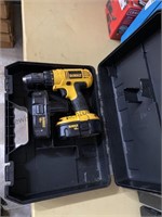 Dewalt 18 V drill two batteries, hard case, no