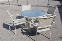 Patio Table w/ 4 Chairs 42" diameter