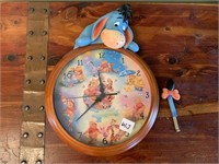 EEYORE ON TOP OF CLOCK BATTERY OP W/ COA